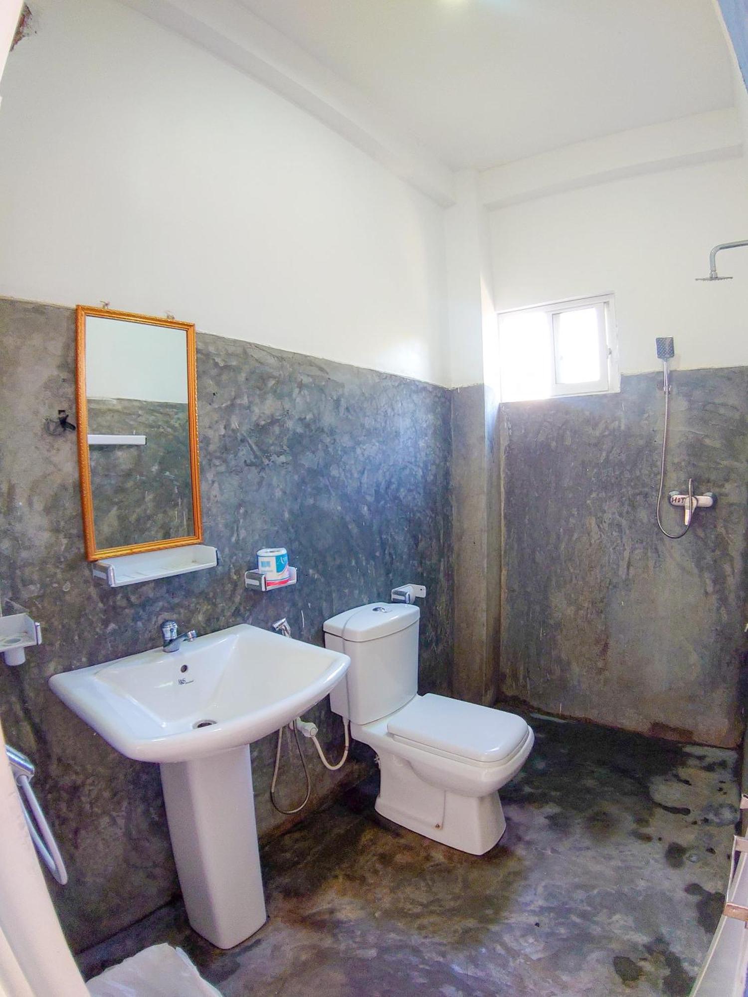 מיריסה Sun & Moon Hostel מראה חיצוני תמונה
