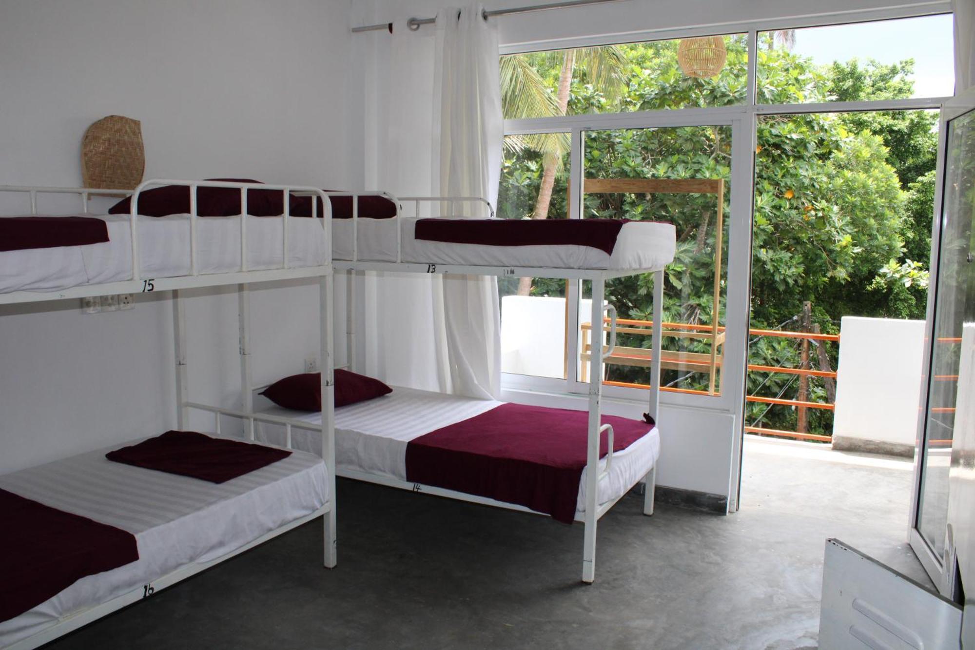 מיריסה Sun & Moon Hostel מראה חיצוני תמונה