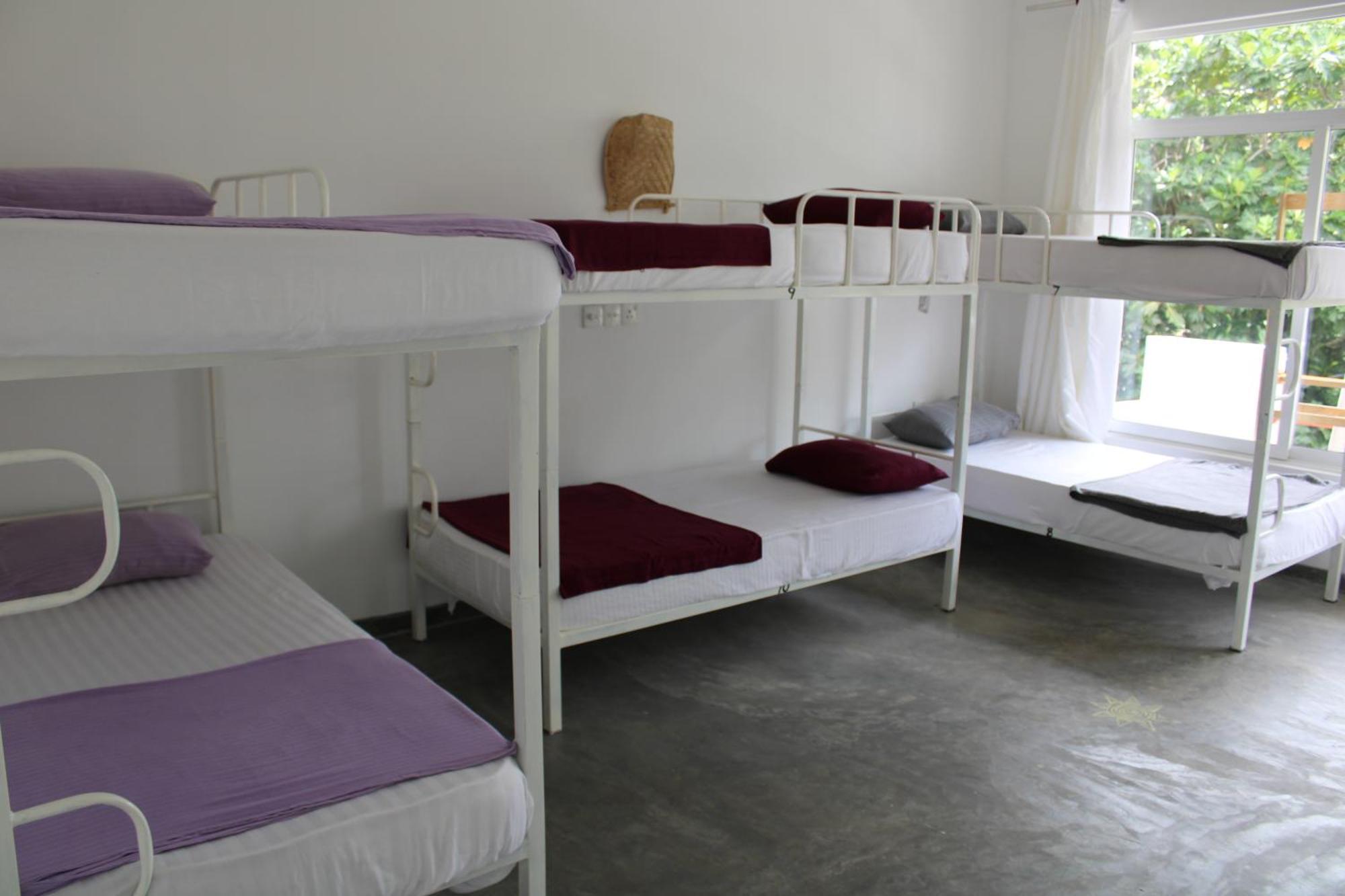מיריסה Sun & Moon Hostel מראה חיצוני תמונה
