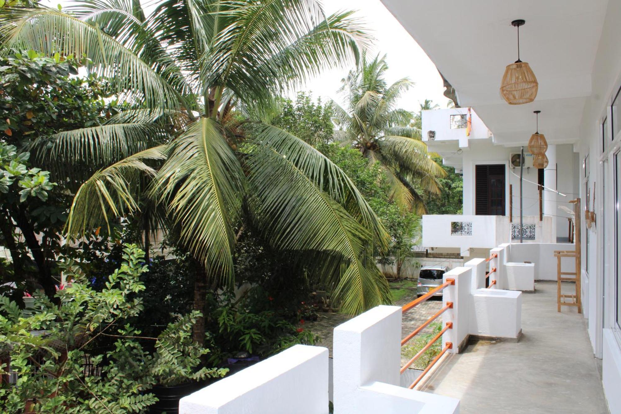 מיריסה Sun & Moon Hostel מראה חיצוני תמונה