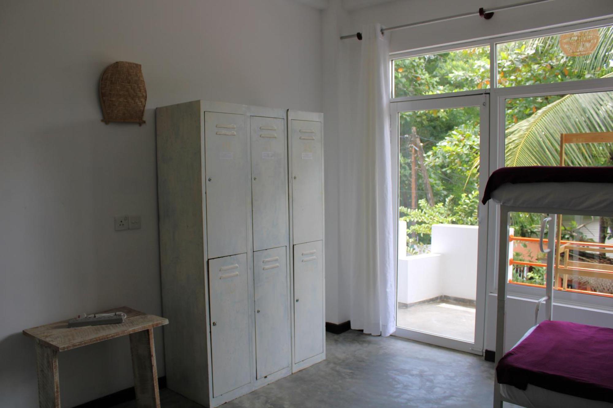 מיריסה Sun & Moon Hostel מראה חיצוני תמונה